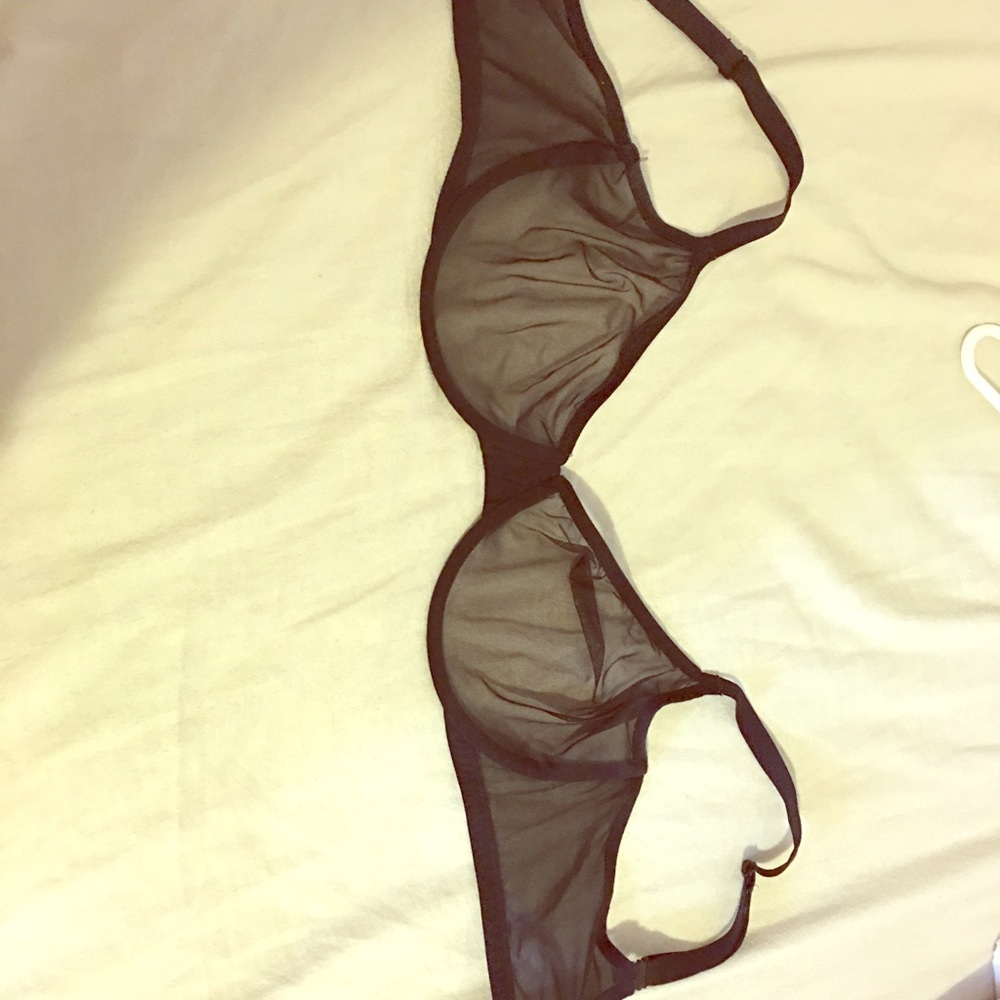 2 VS bras
